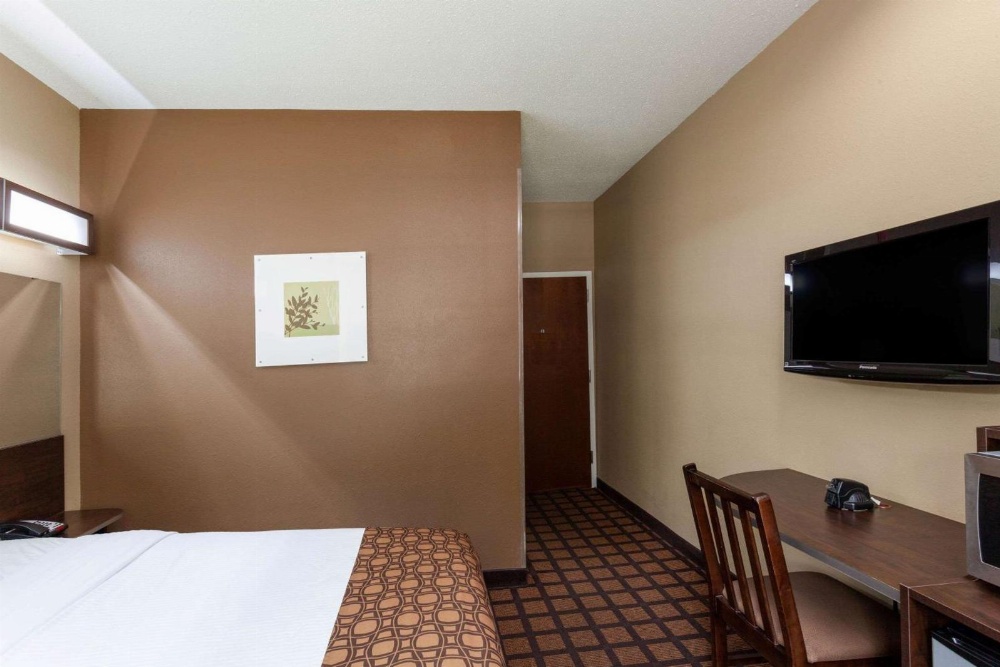 Microtel Inn & Suites By Wyndham Columbia/At Fort Jackson